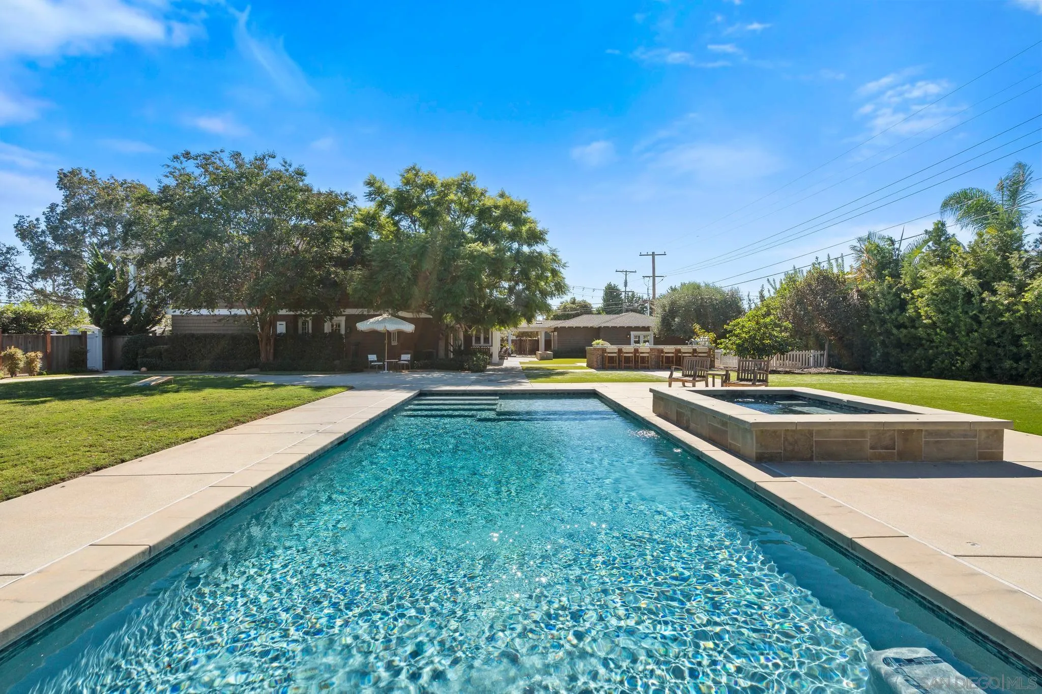 750 & 760 Country Club Ln