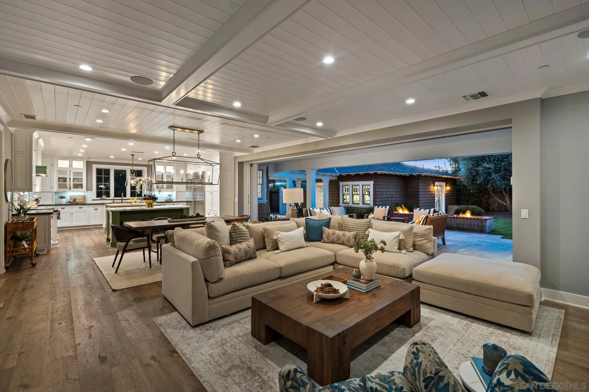 750 & 760 Country Club Ln