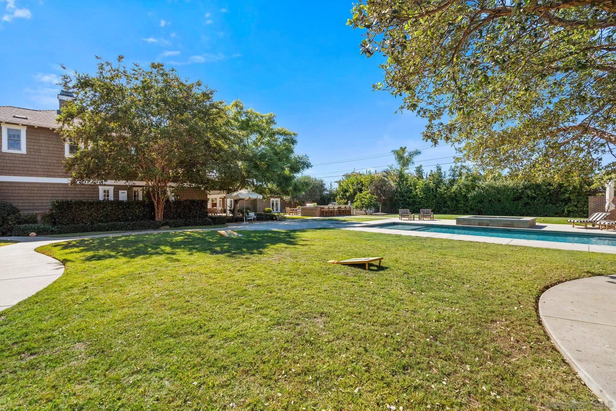 750 & 760 Country Club Ln