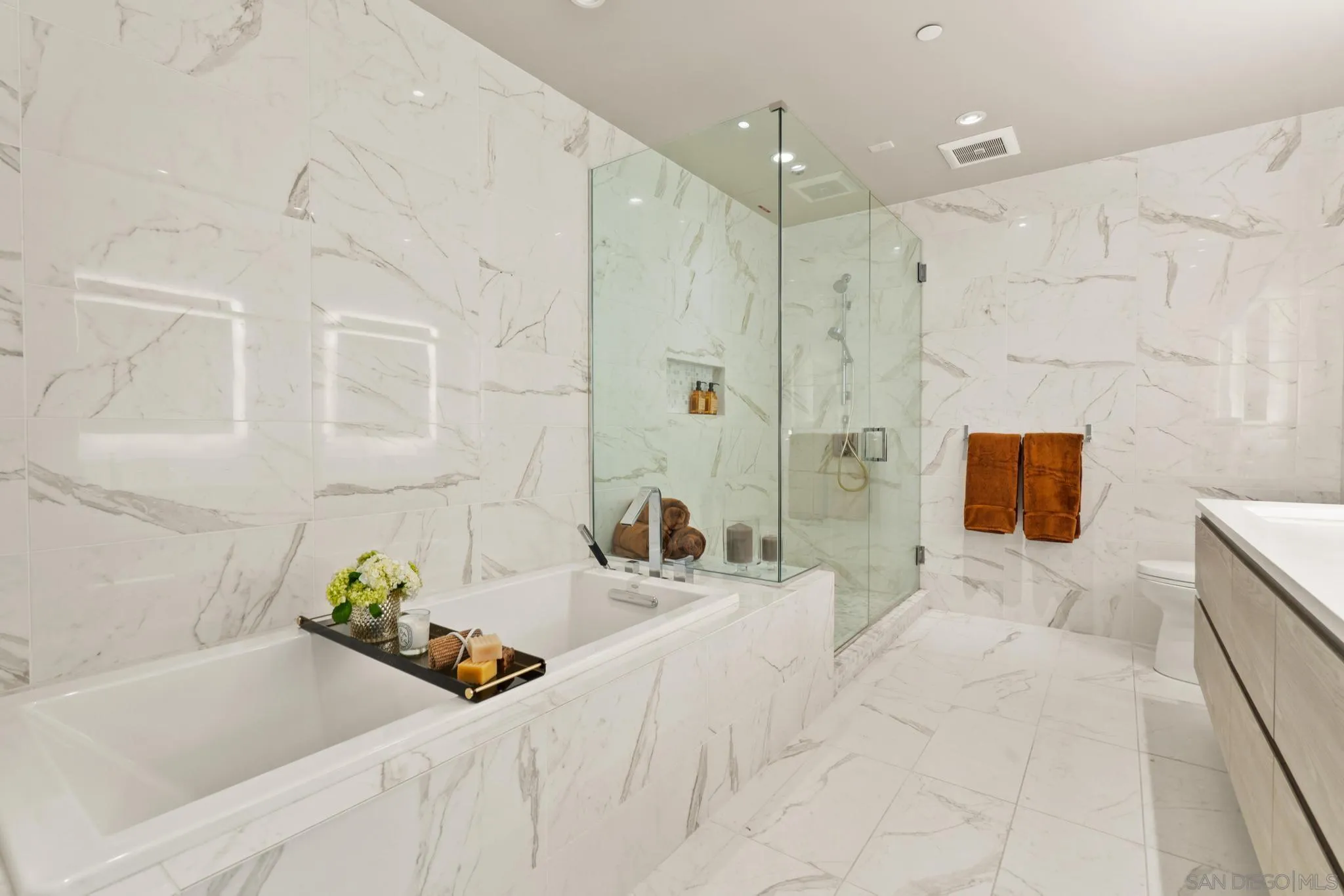 2604 5th Ave Unit 801