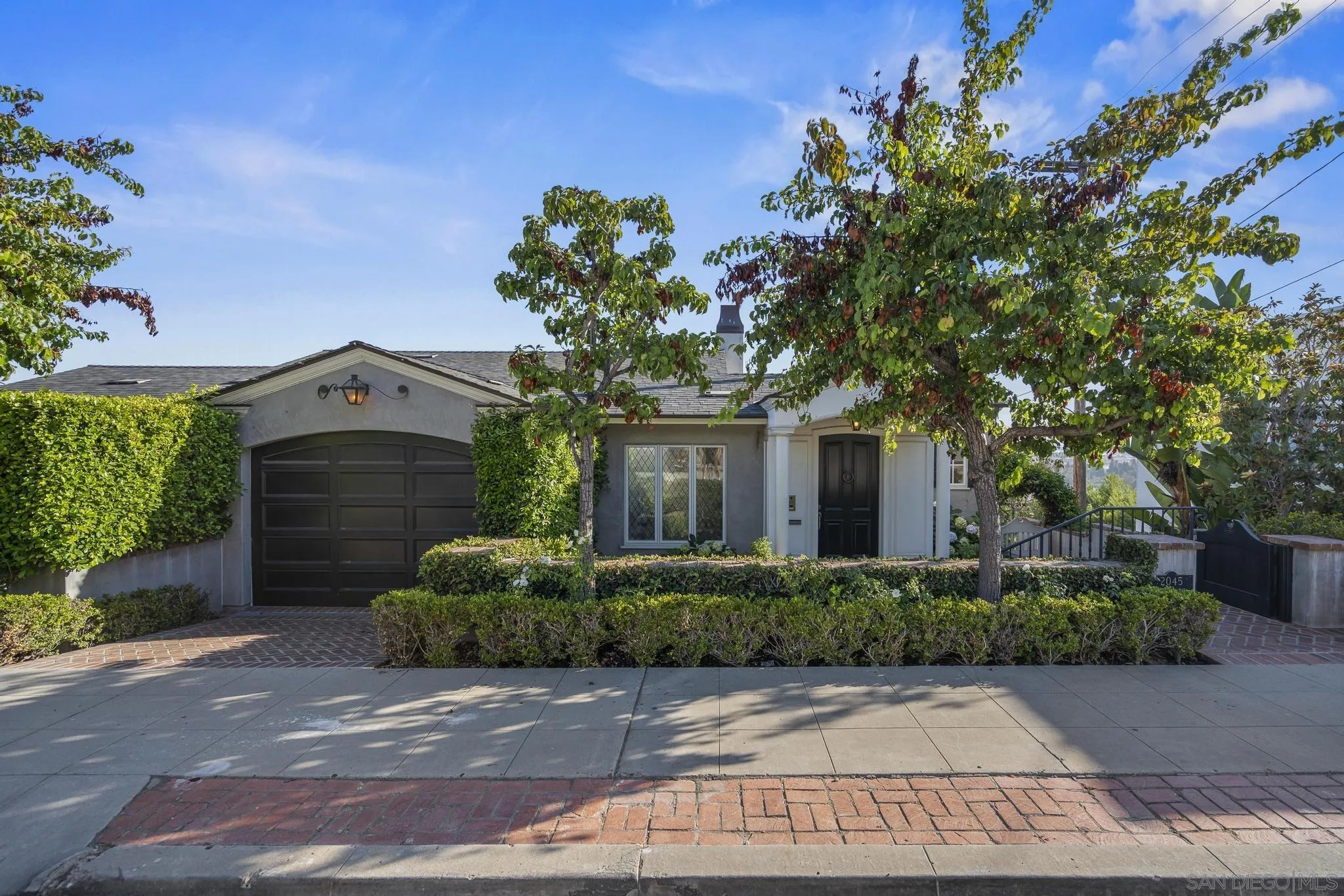 2045 W California St