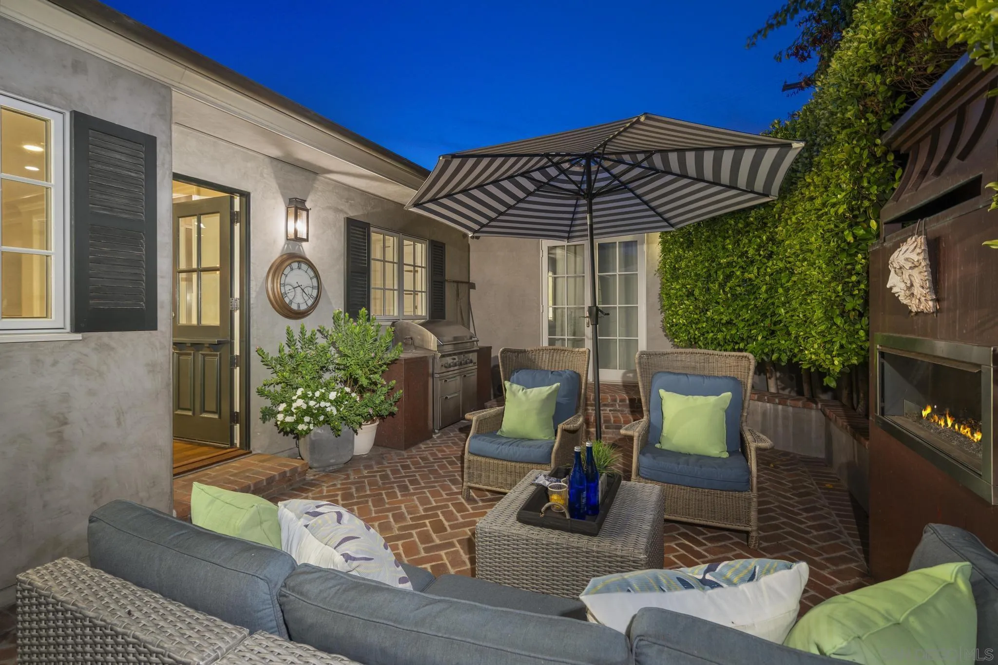 2045 W California St