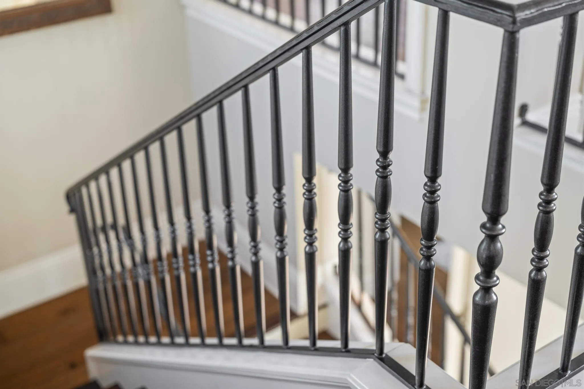 2045 W California St