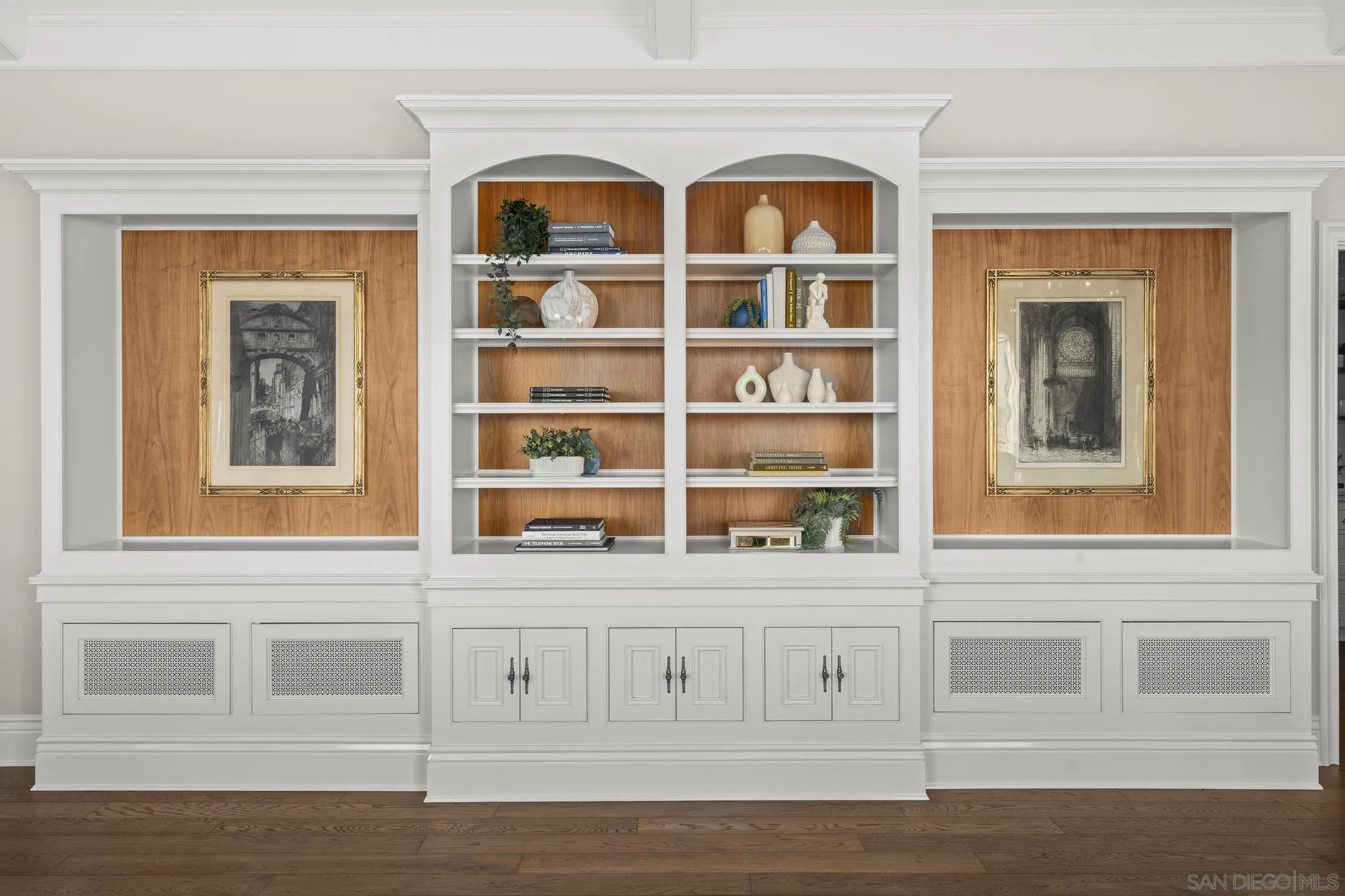 2045 W California St