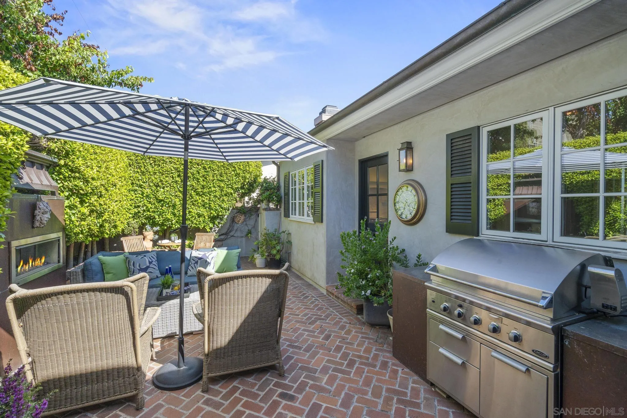 2045 W California St