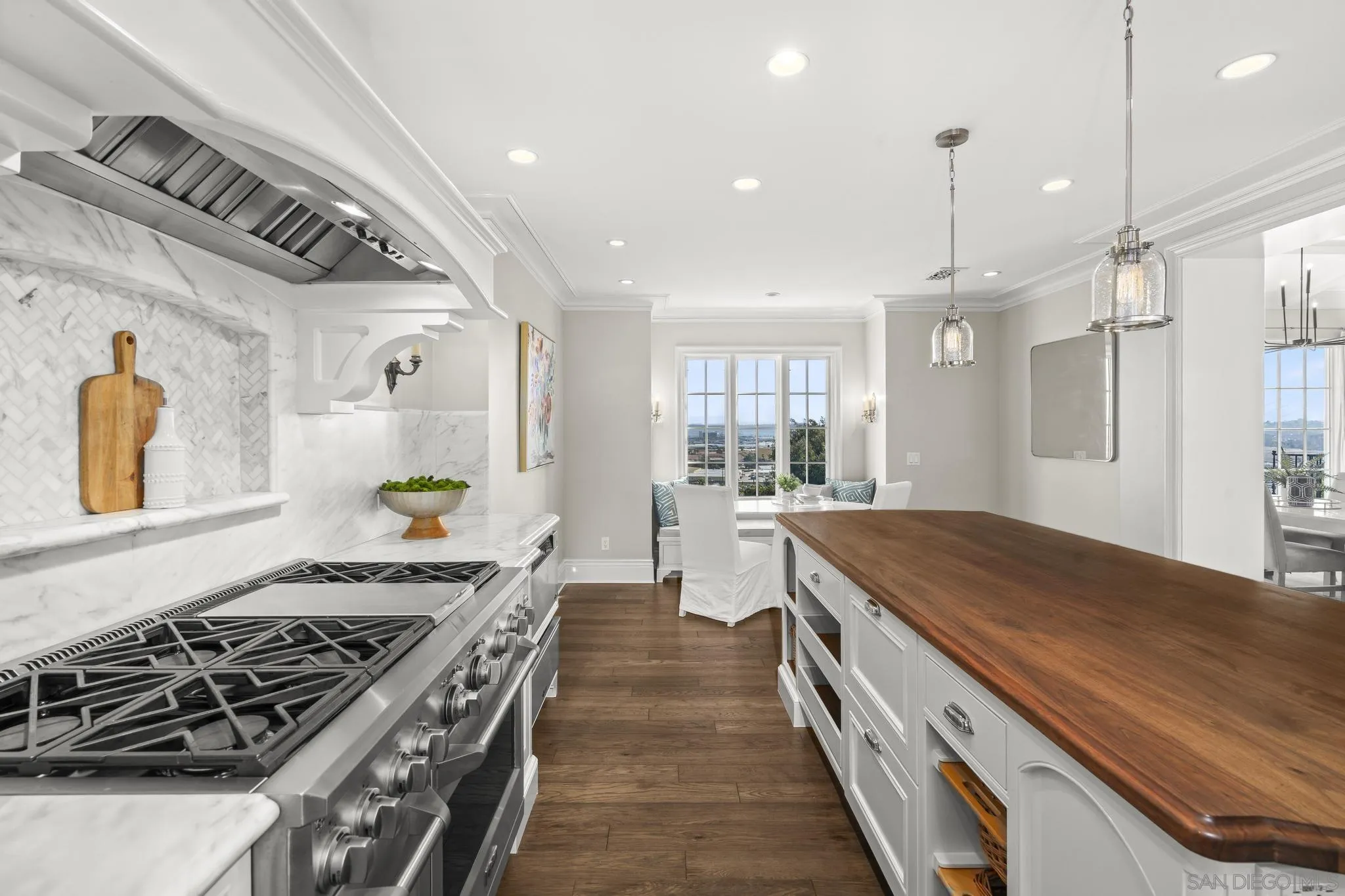 2045 W California St