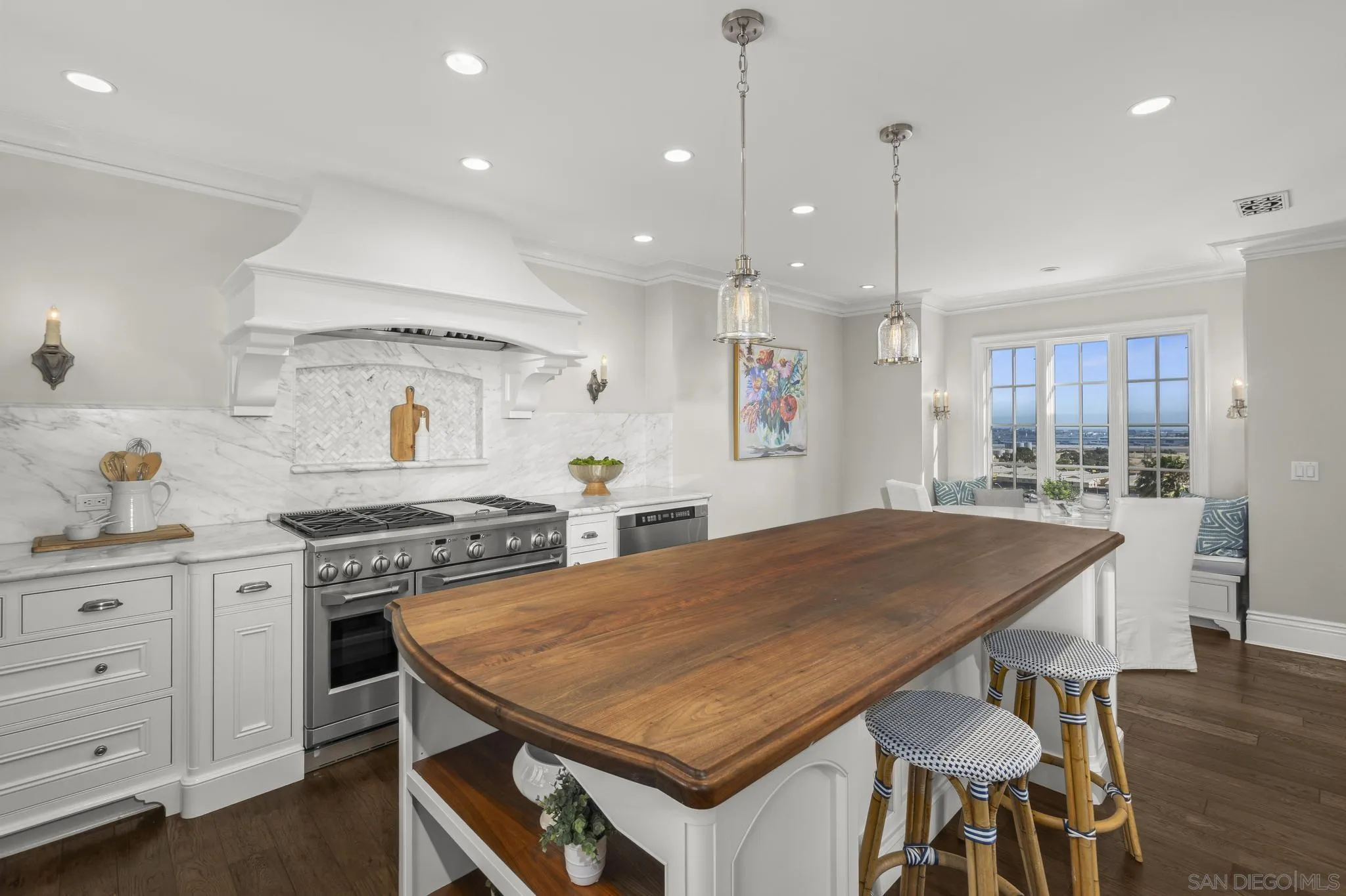 2045 W California St