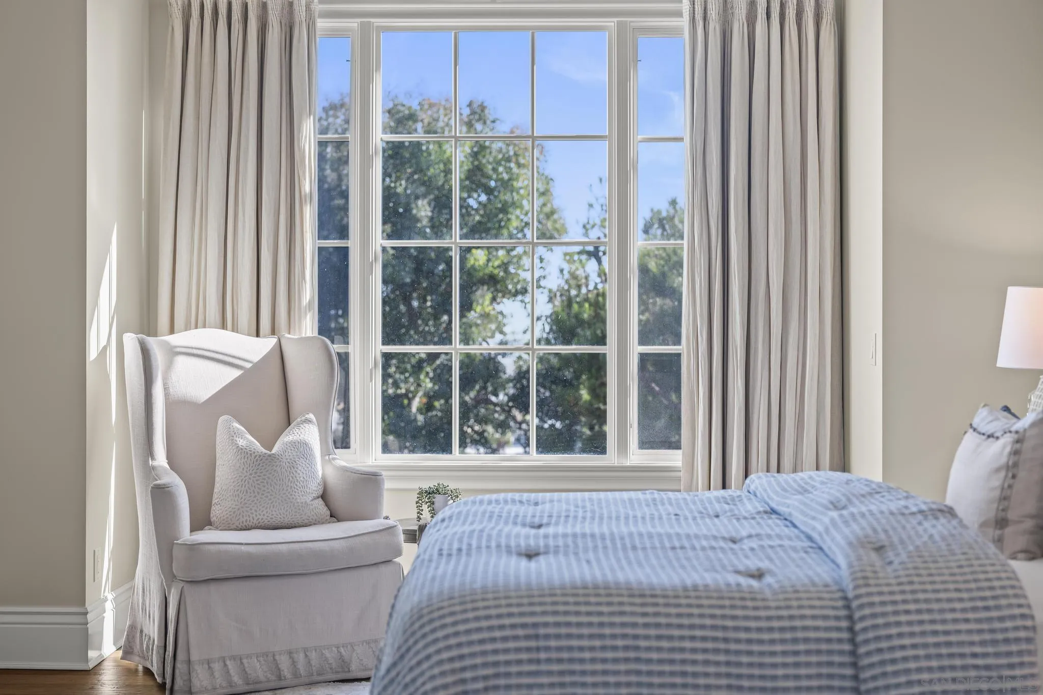 2045 W California St