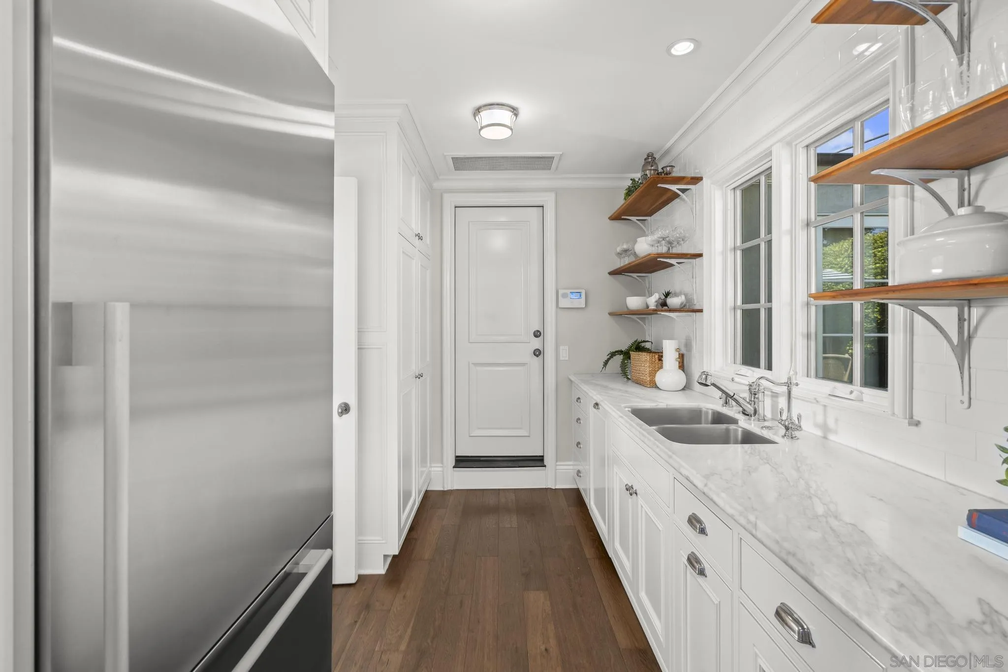 2045 W California St