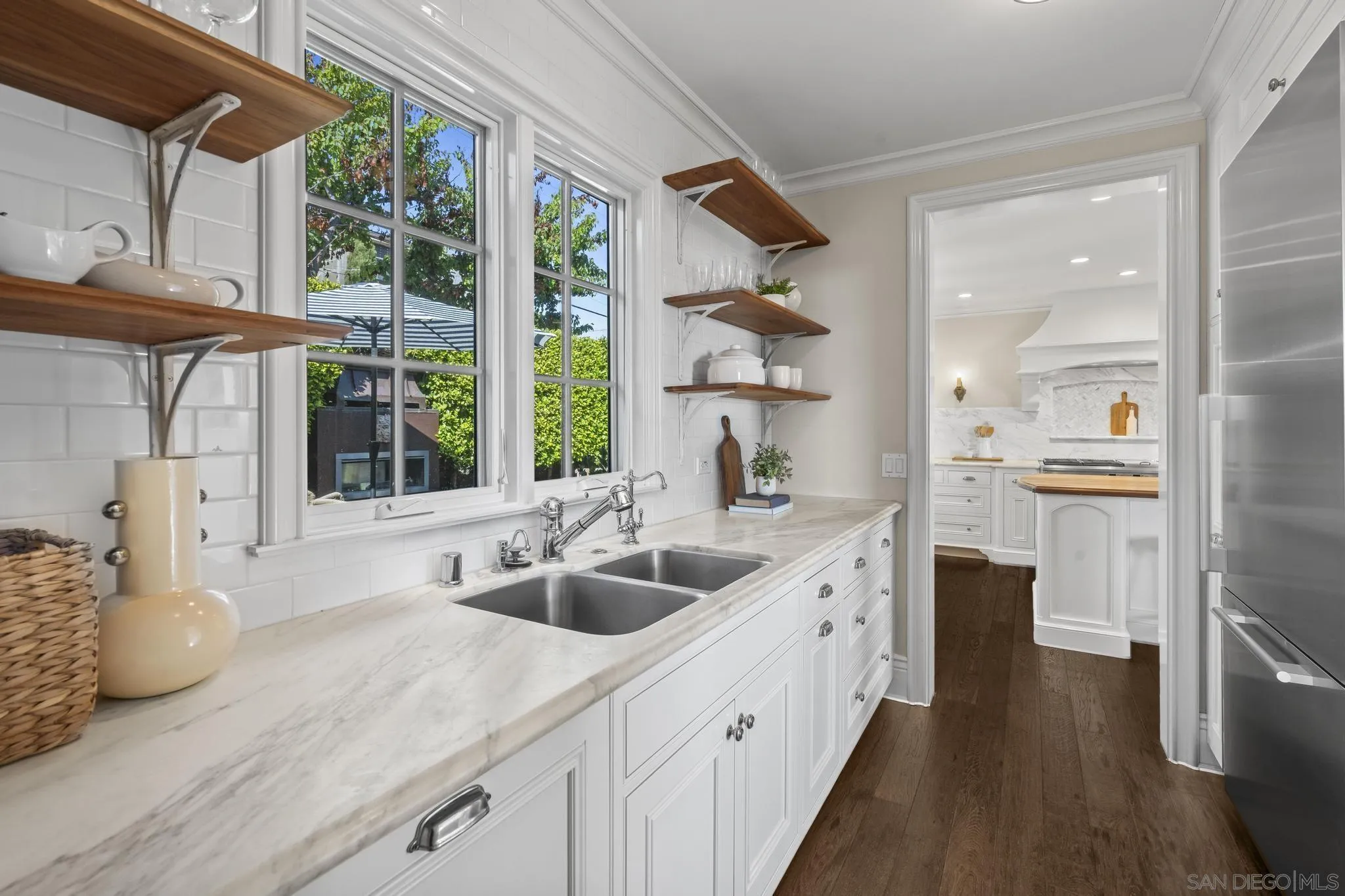 2045 W California St