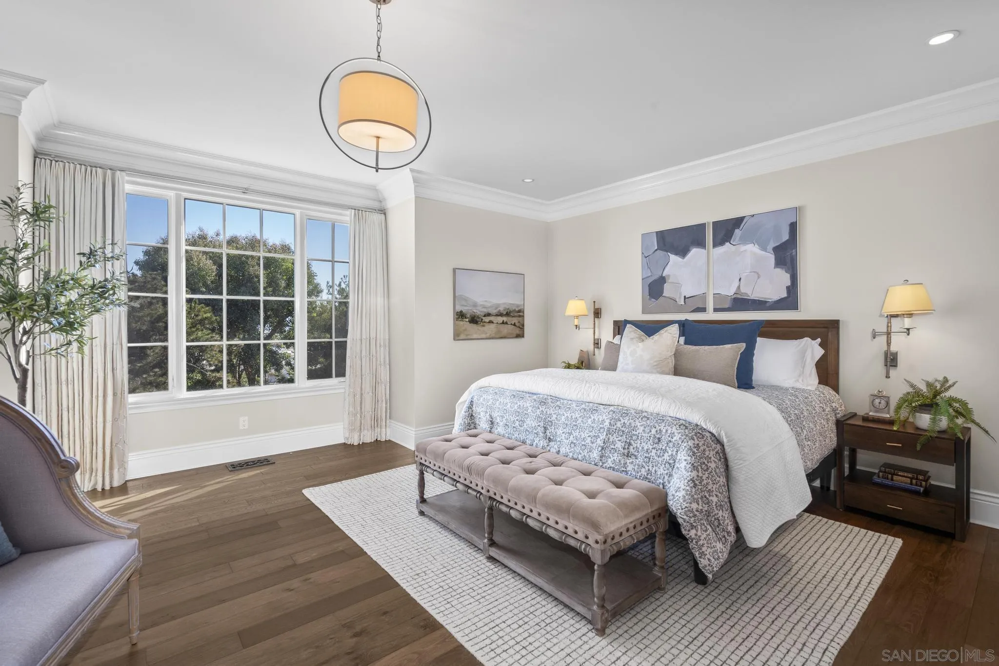 2045 W California St