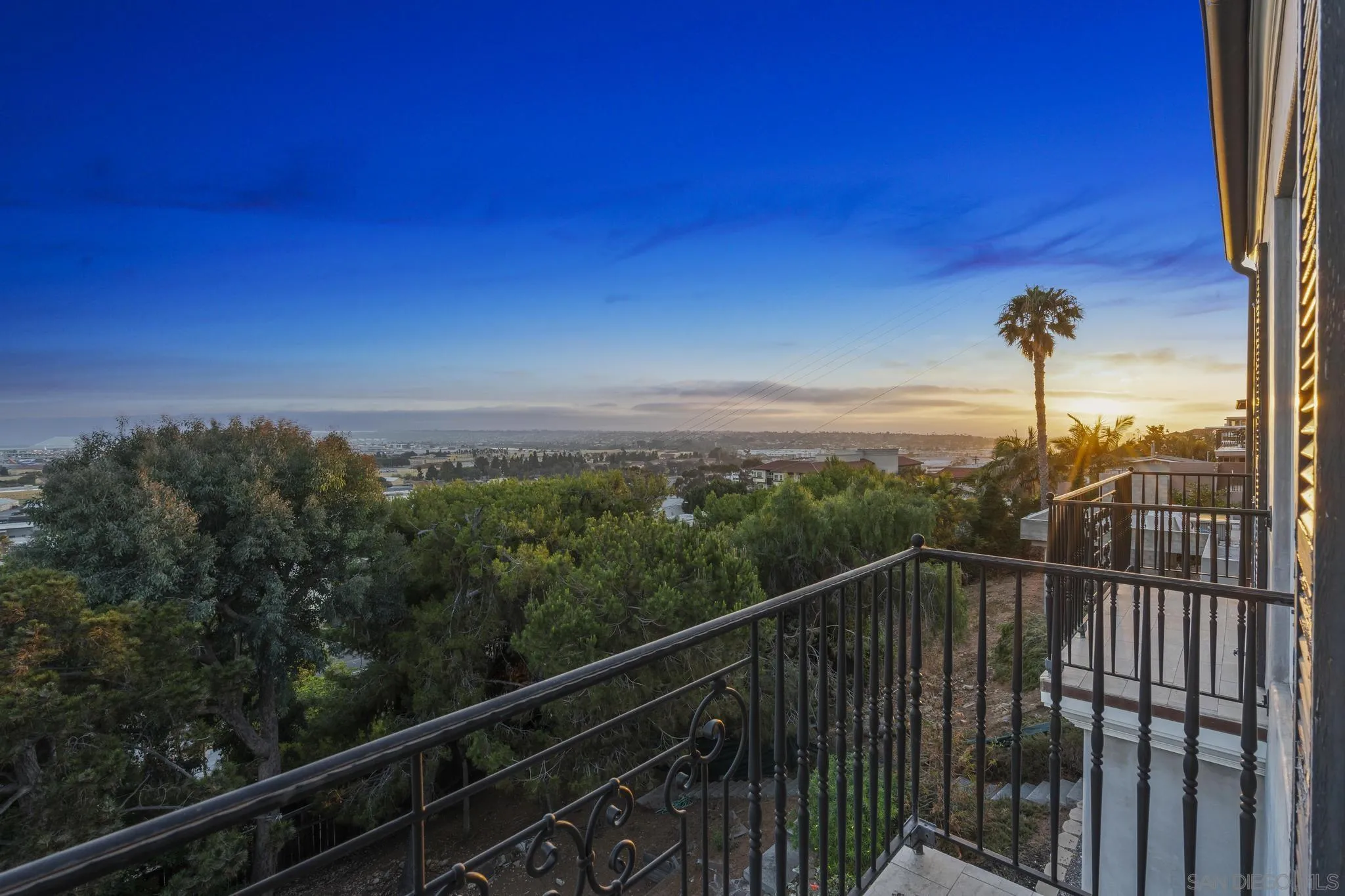 2045 W California St