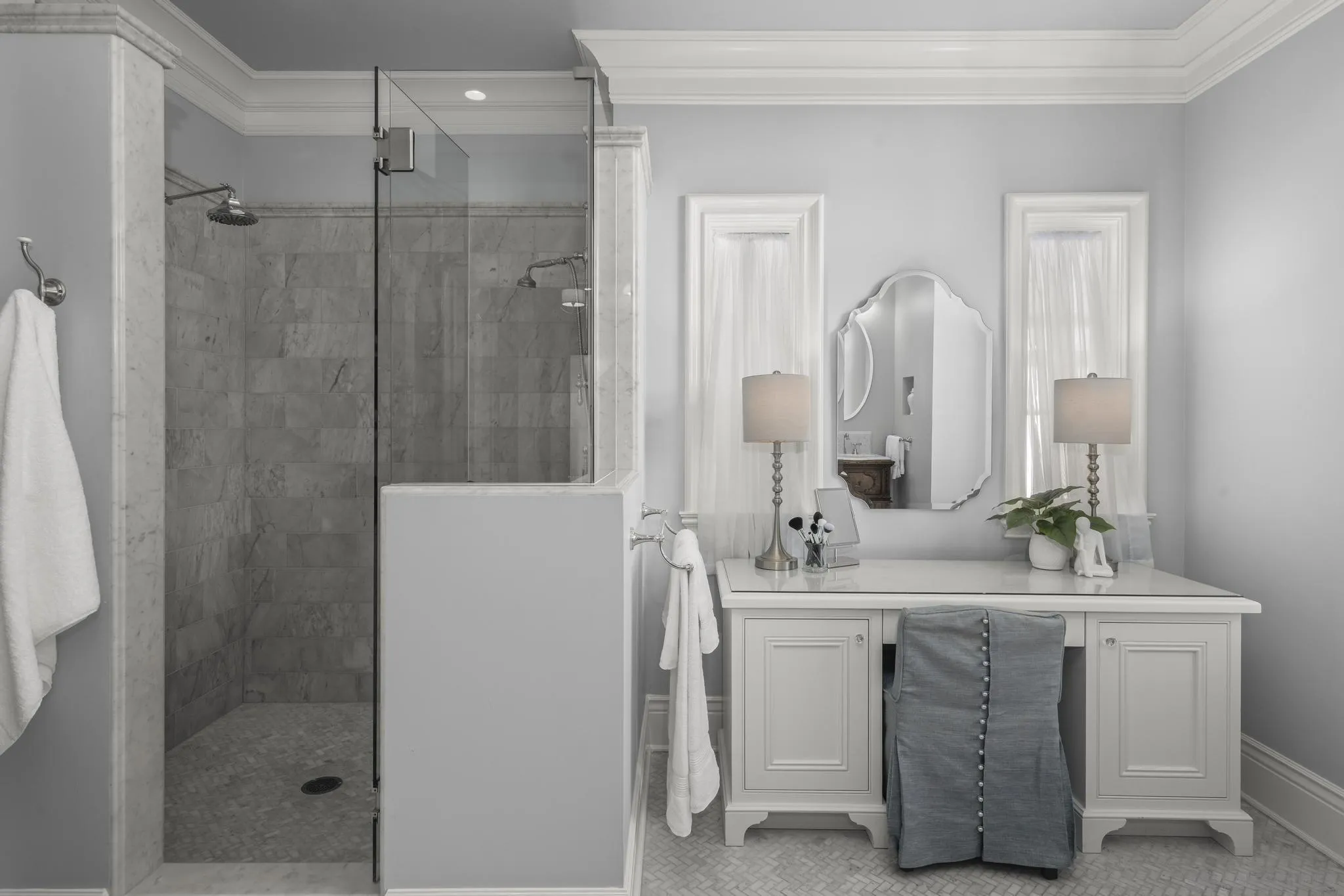 2045 W California St