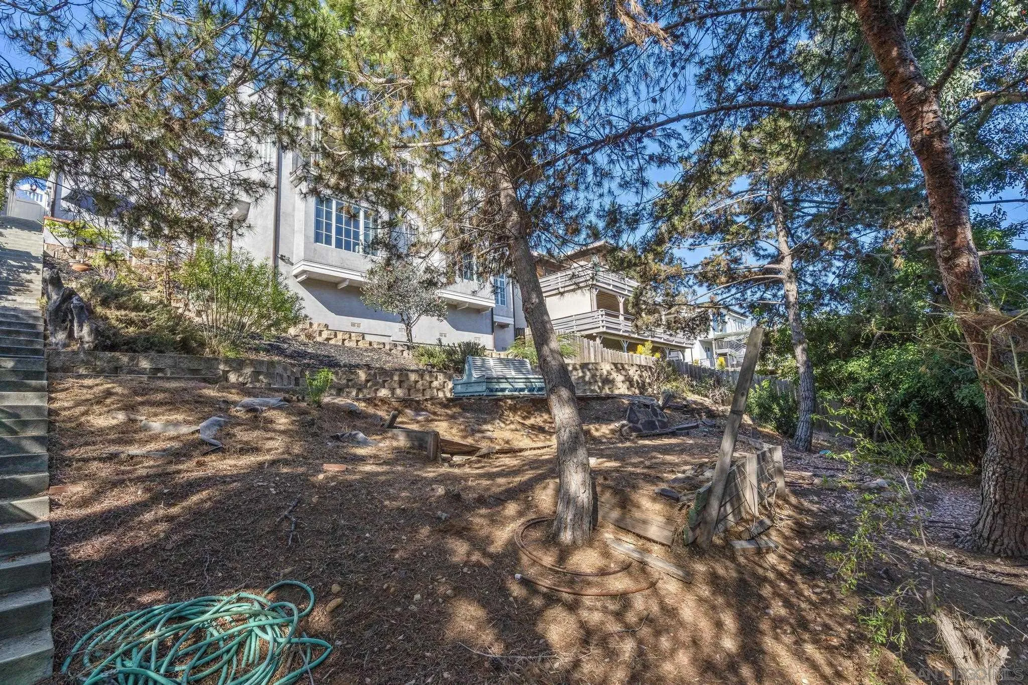 2045 W California St