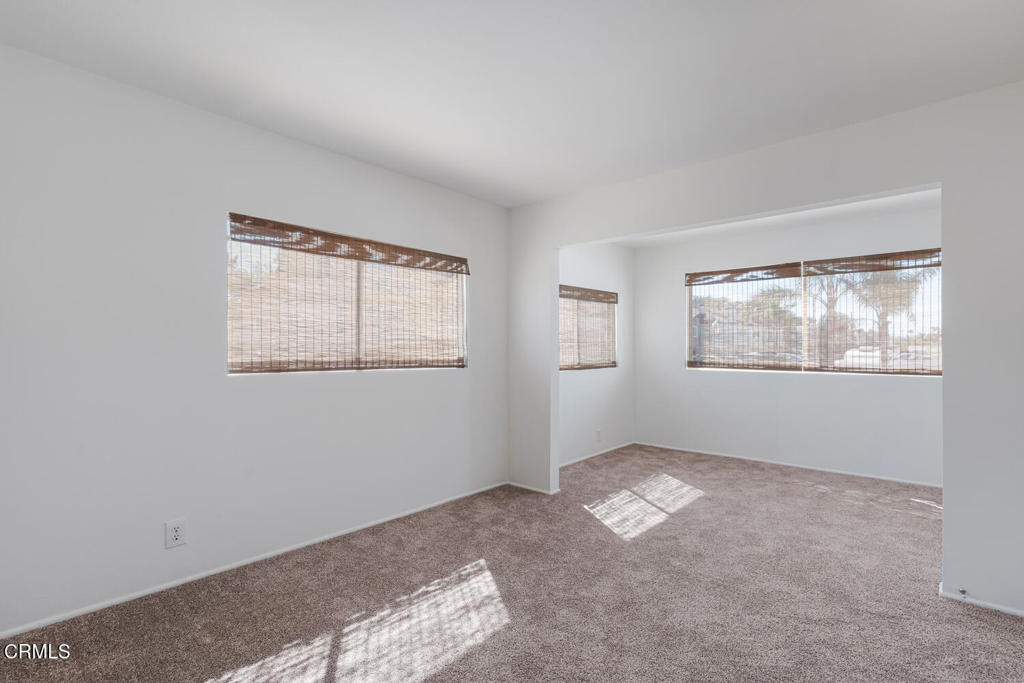 387 389 Highland Drive