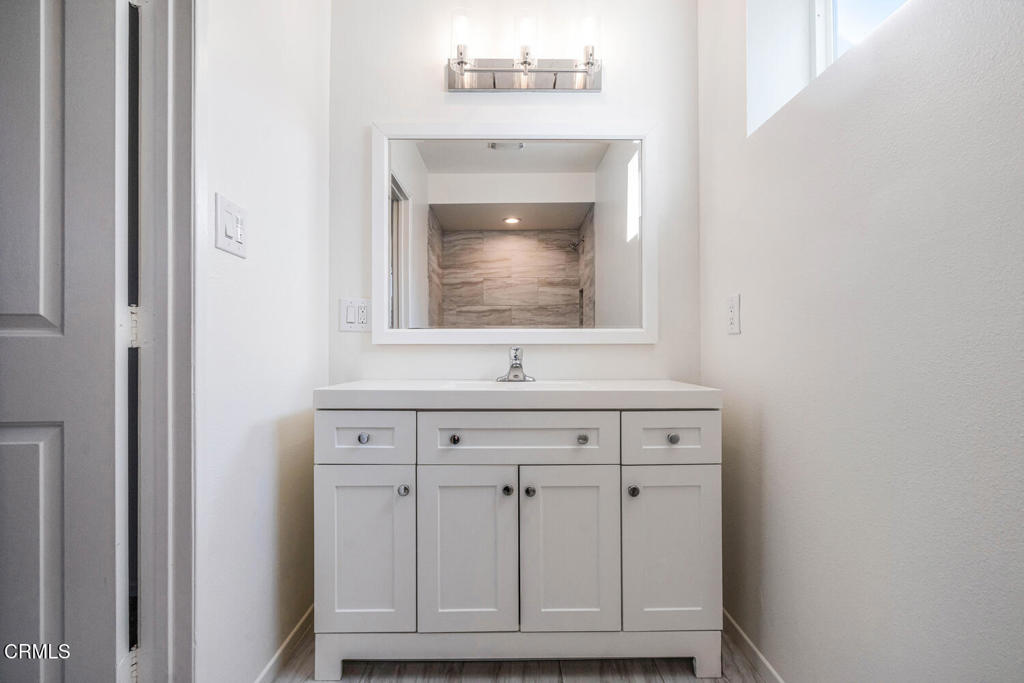 387 389 Highland Drive