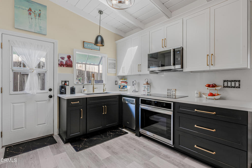 328 Santa Monica Drive