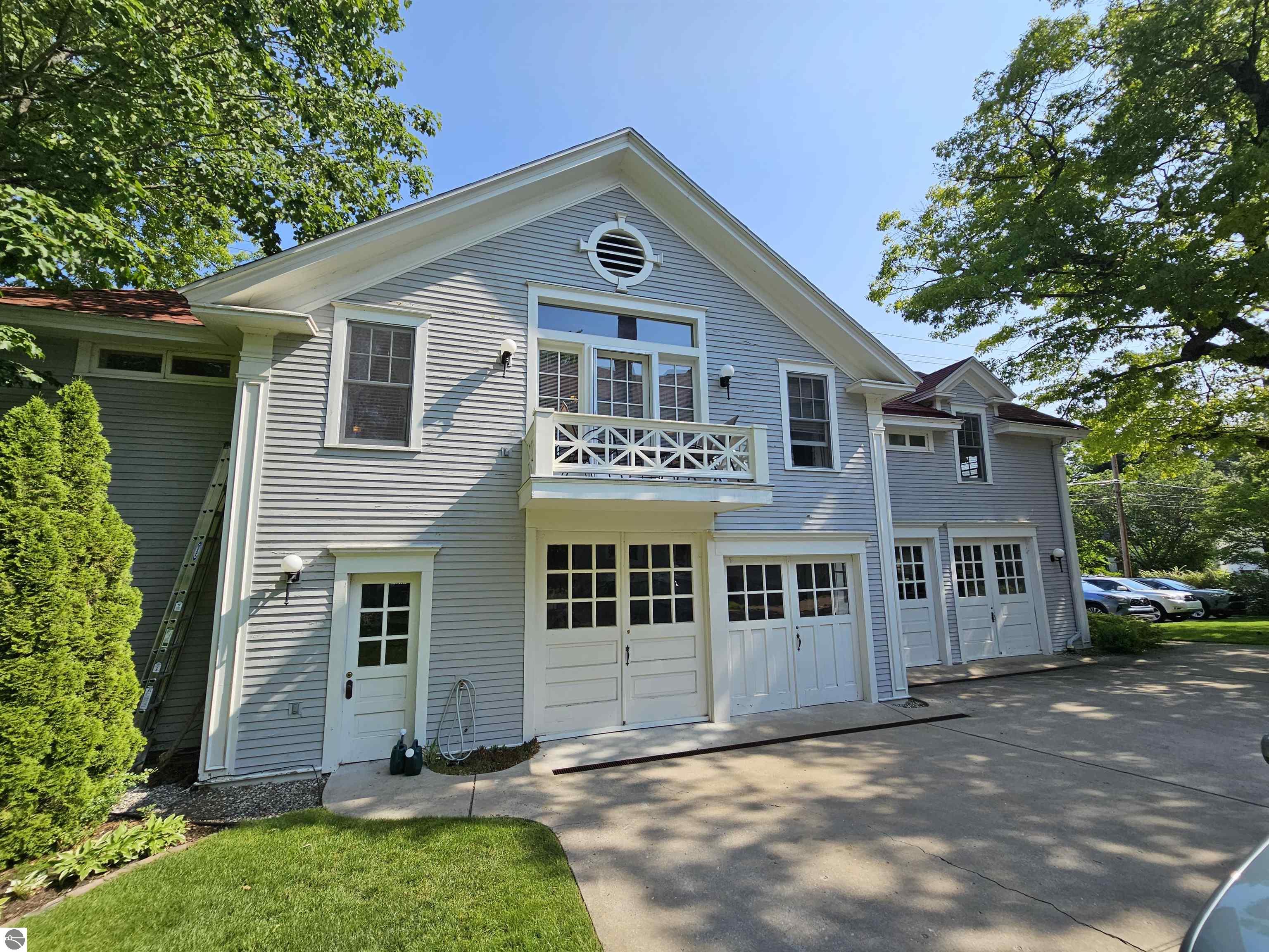 230 Wellington