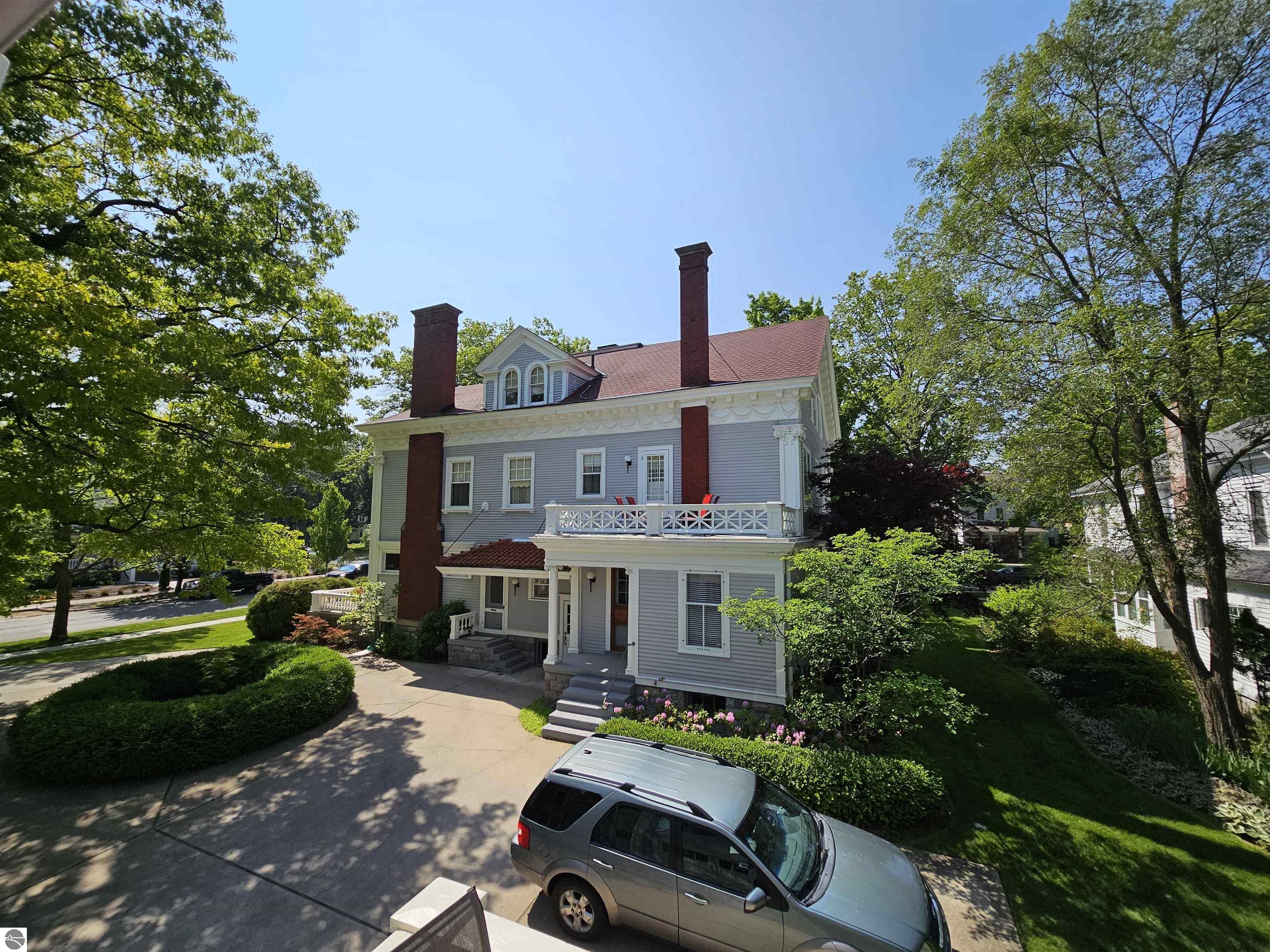 230 Wellington