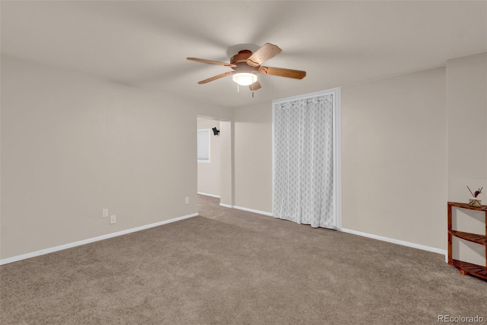 3069 E Long Circle S