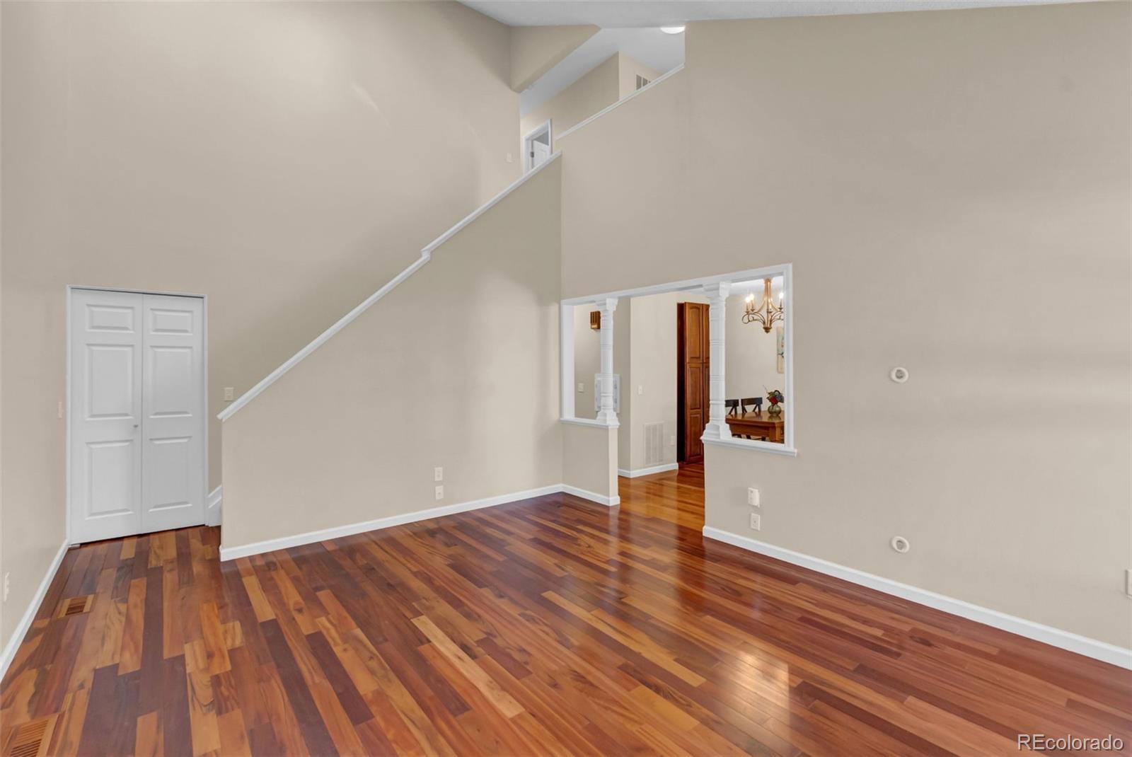 3069 E Long Circle S