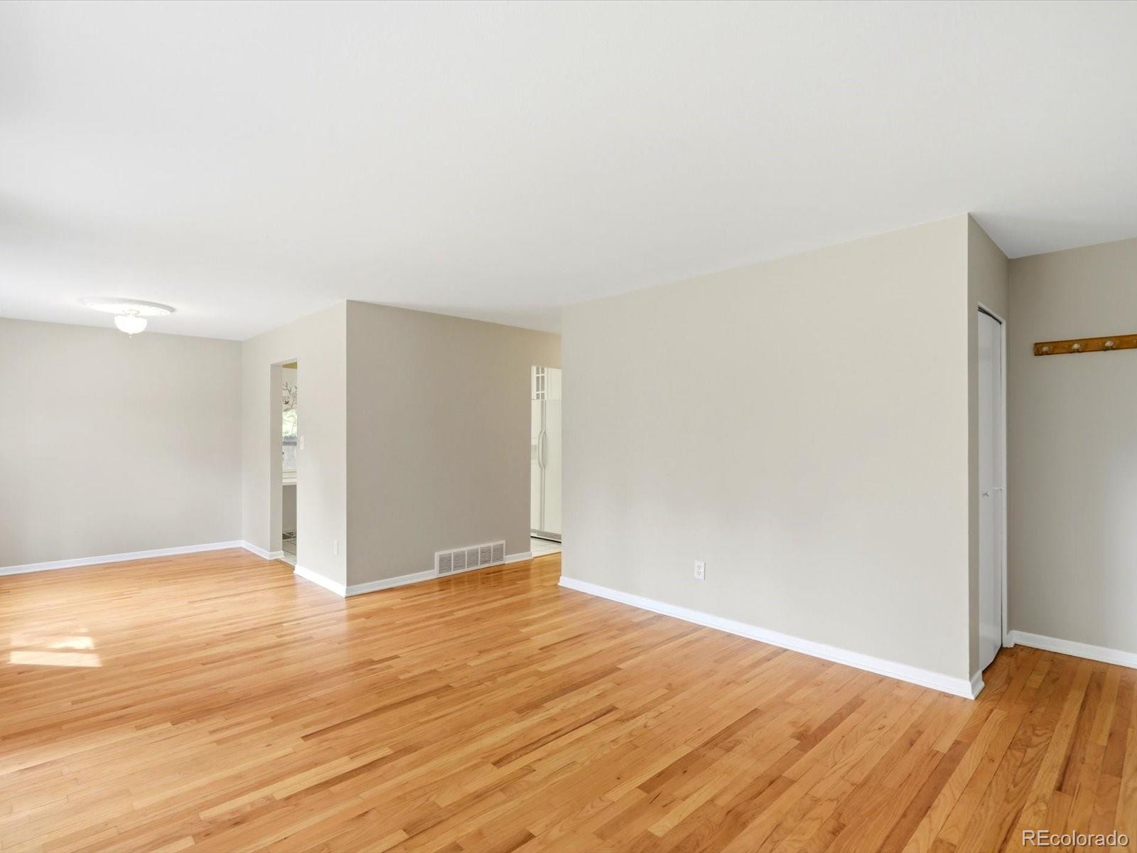 778 W Briarwood Avenue