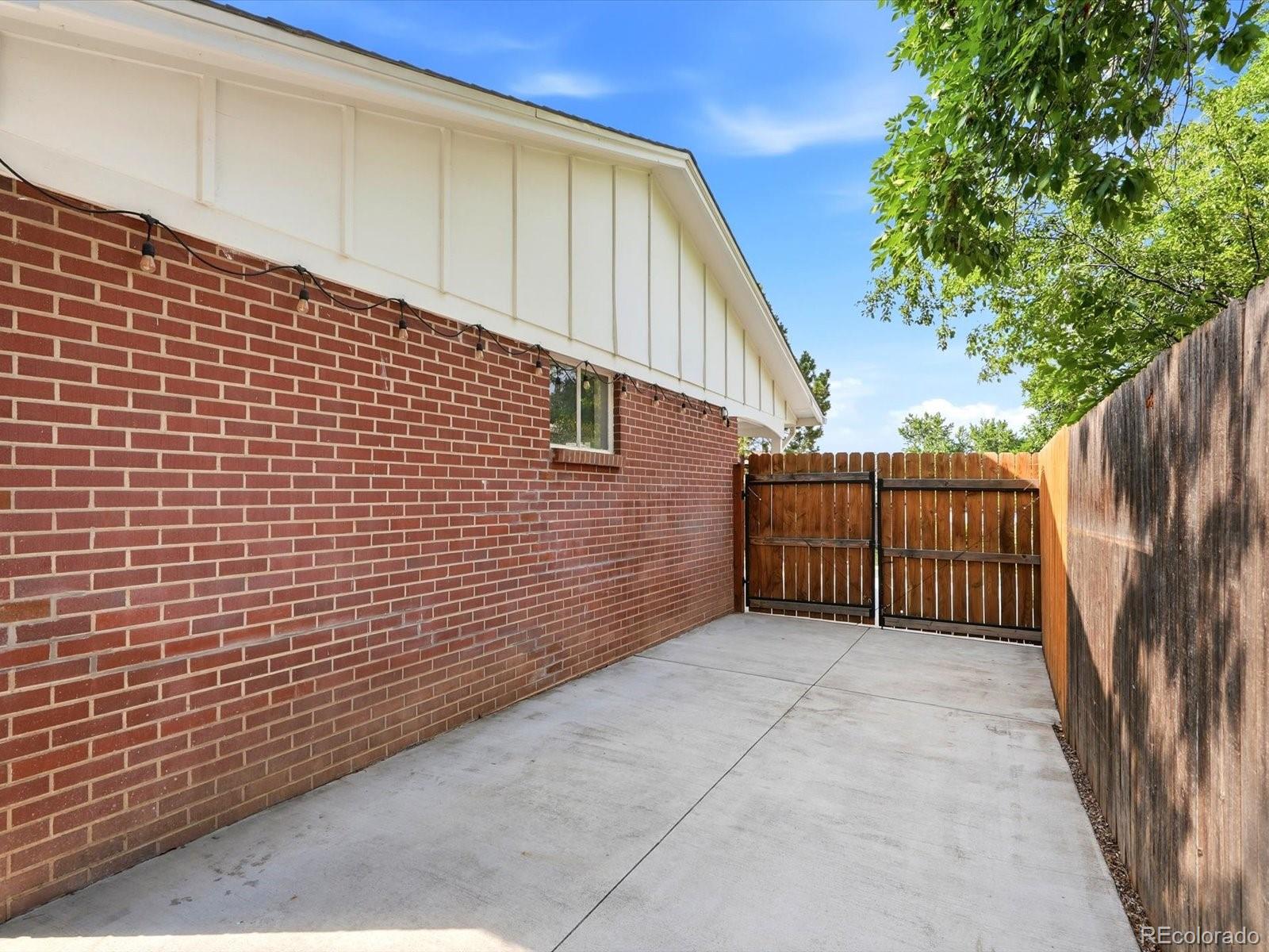 778 W Briarwood Avenue