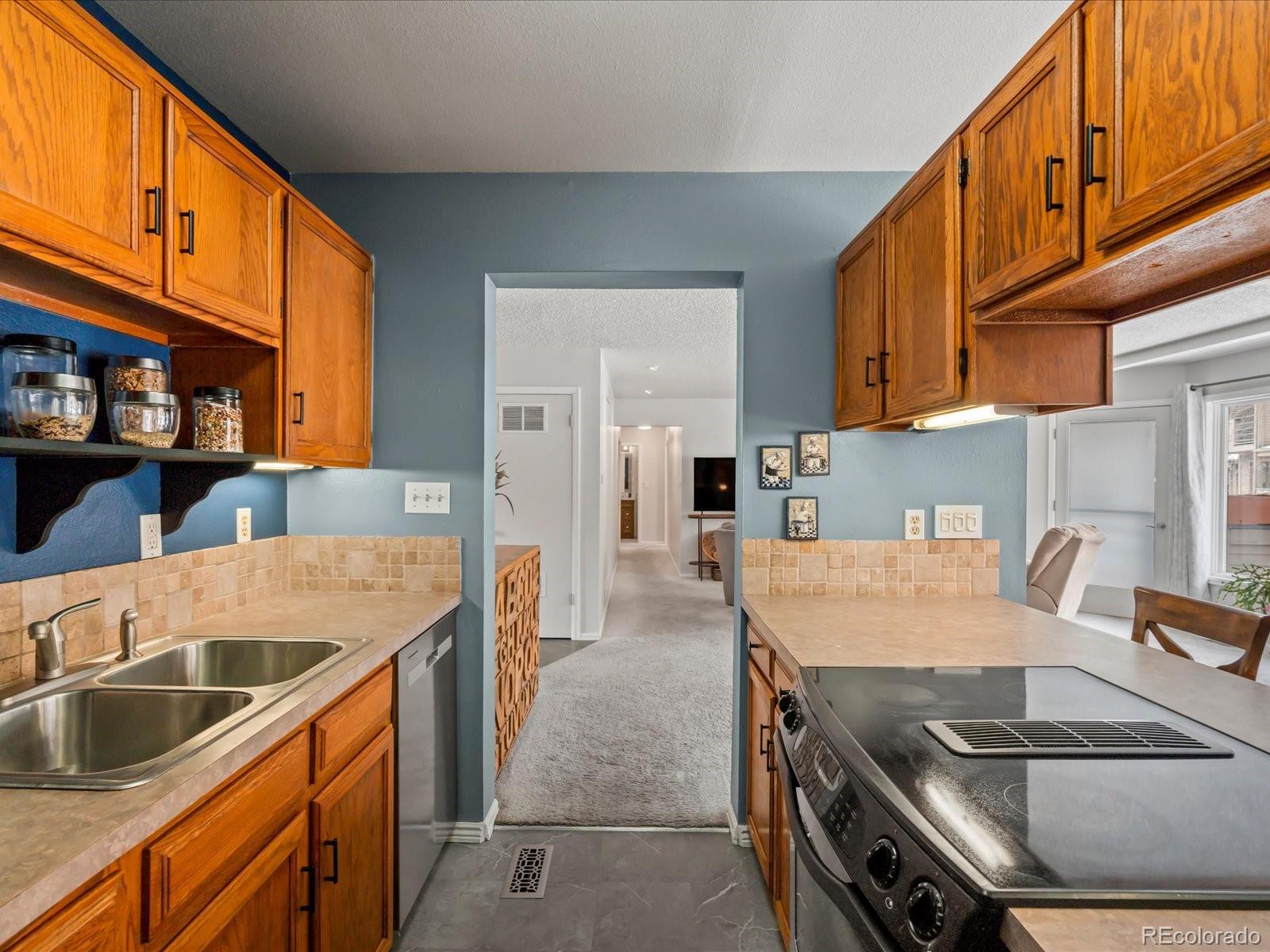 6700 W 11th Avenue Unit: 103