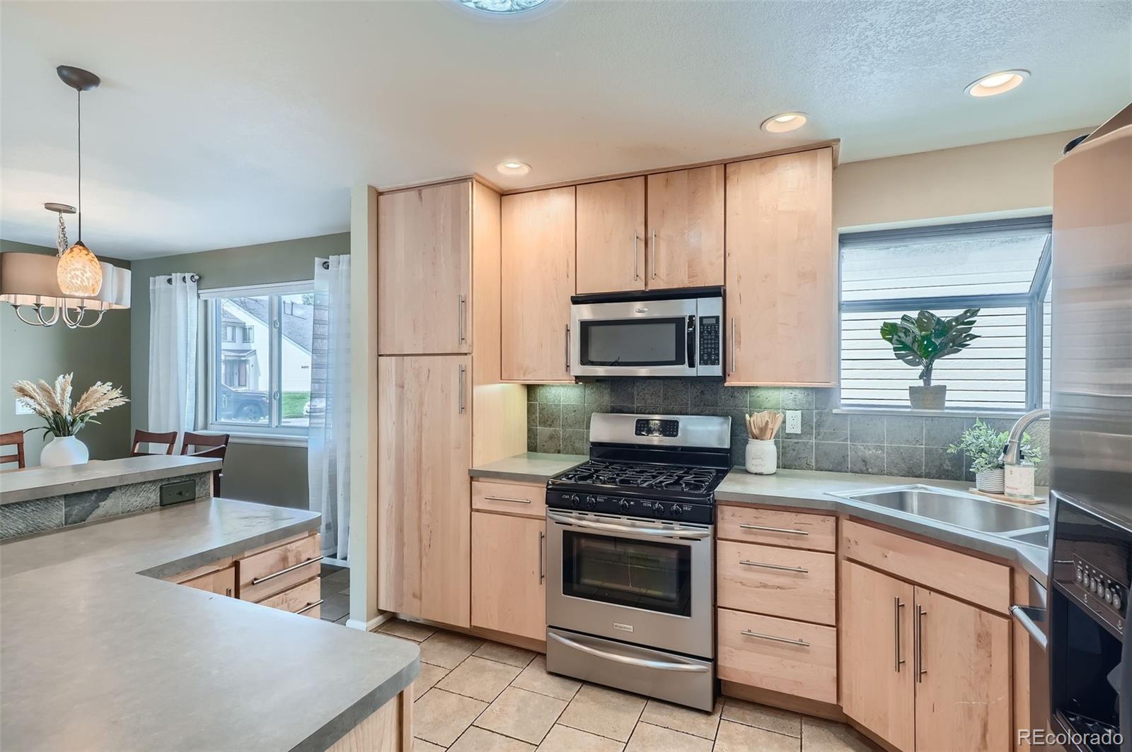 8520 S Estes Street Unit: H