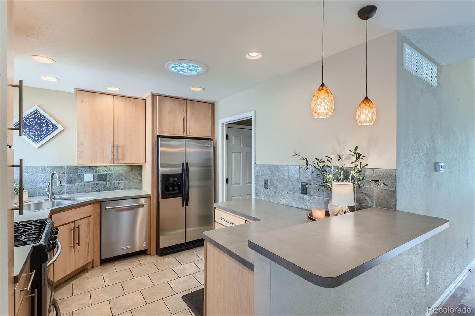 8520 S Estes Street Unit: H