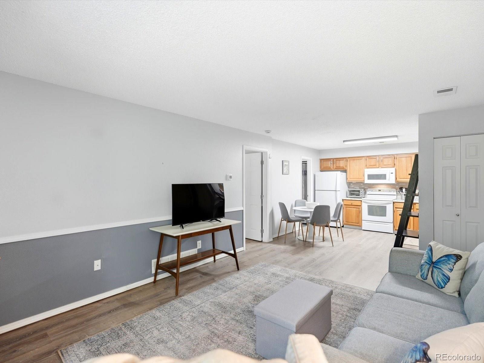 7369 S Gore range Road Unit: 105