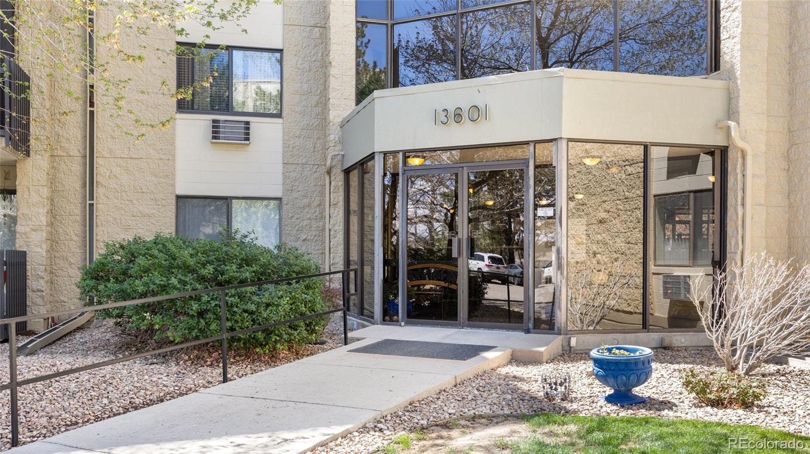 13601 E Marina Drive Unit: 604
