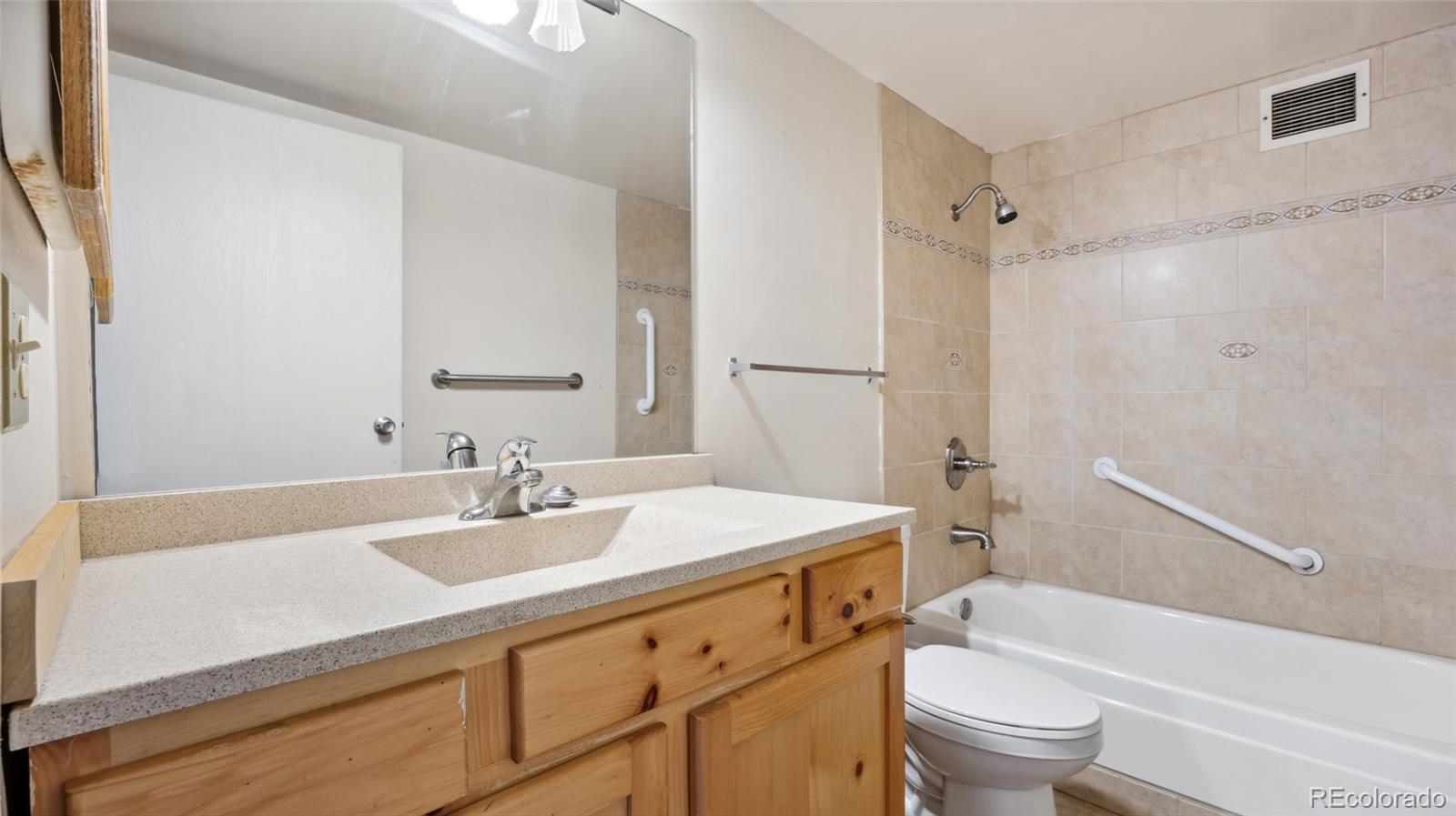 13601 E Marina Drive Unit: 604