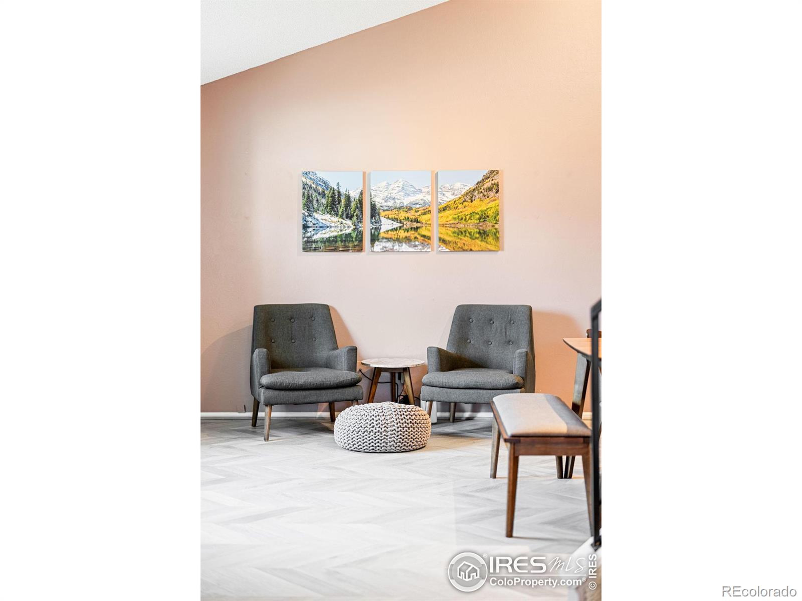 6322 W 115th Place