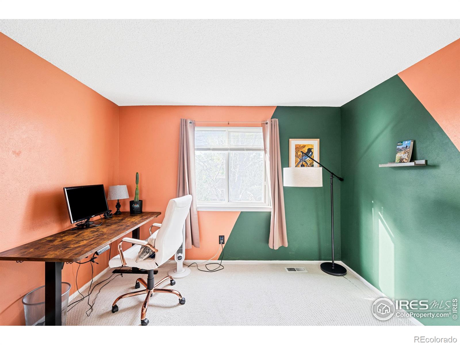 6322 W 115th Place