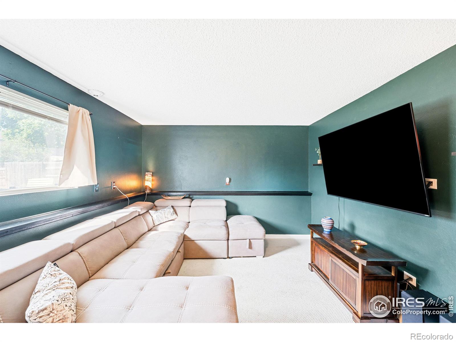 6322 W 115th Place