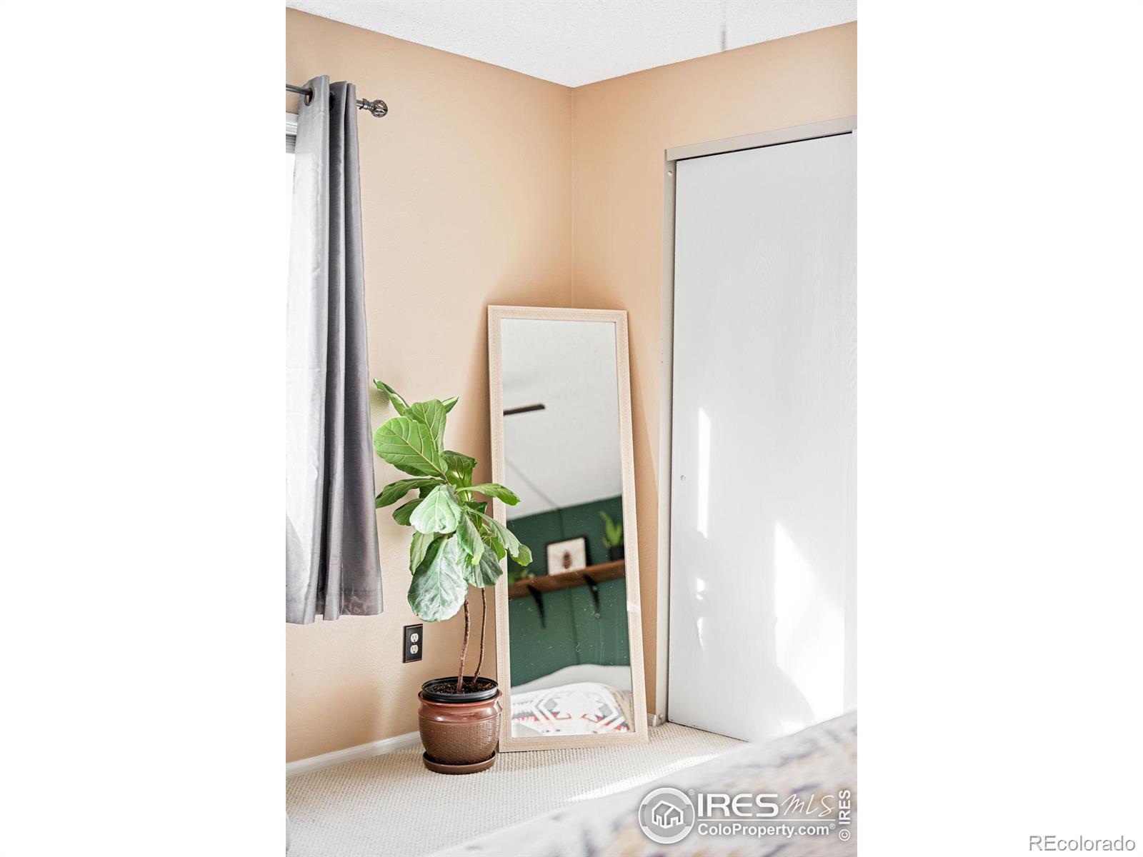 6322 W 115th Place