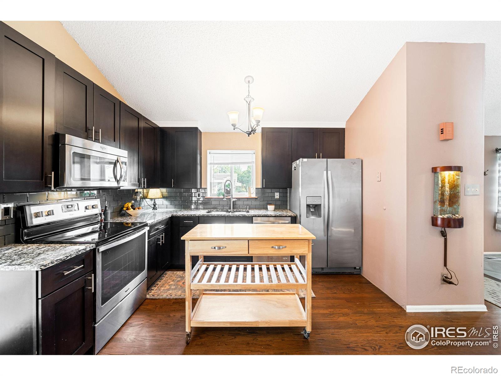 6322 W 115th Place
