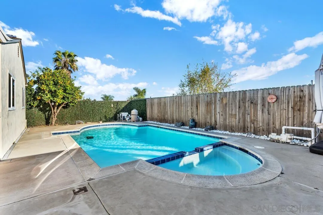 10143 Maple Tree Rd.