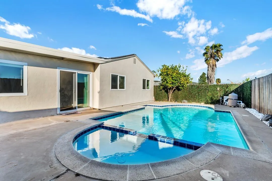 10143 Maple Tree Rd.