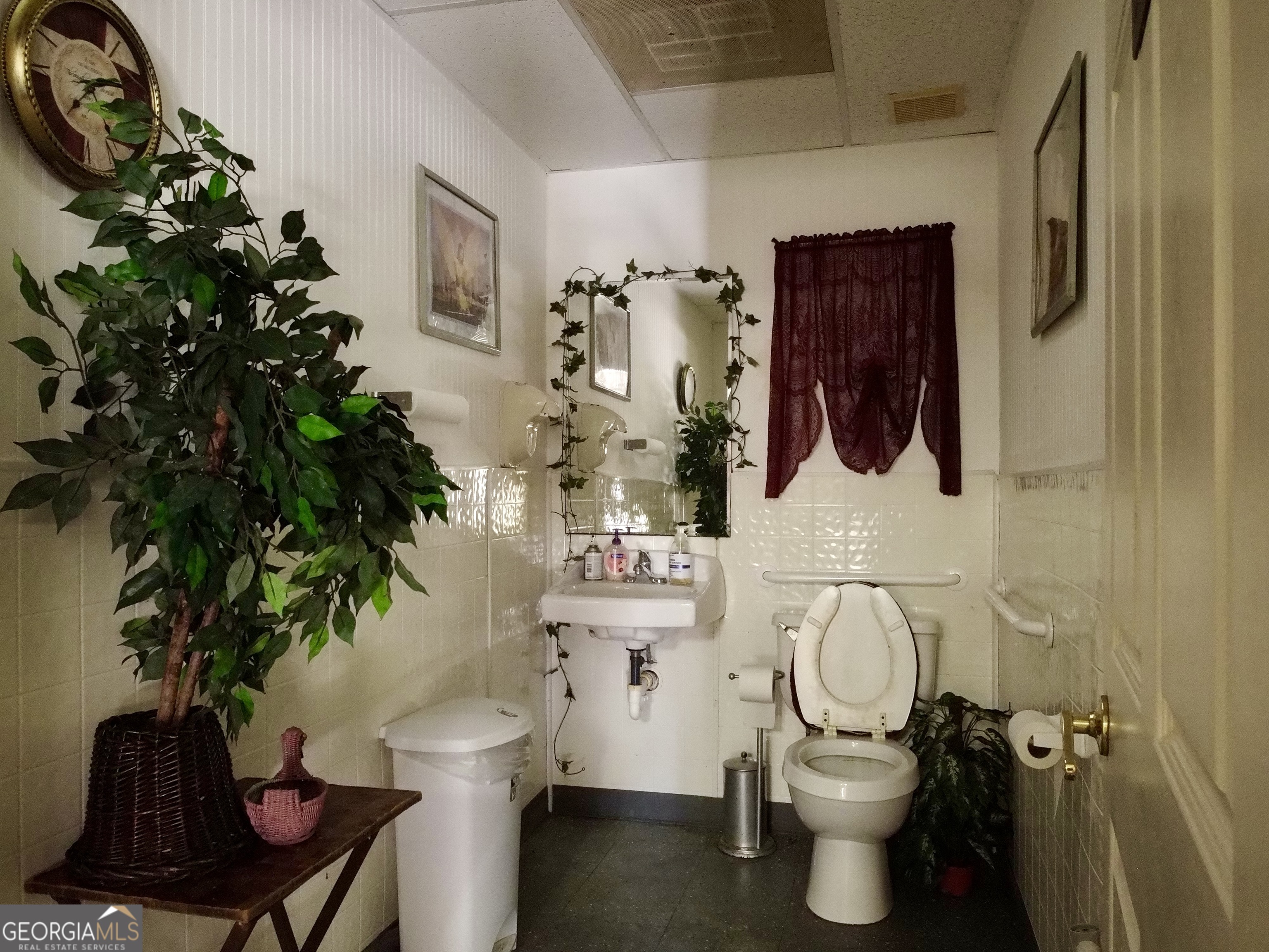 10423 Flat Shoals Road