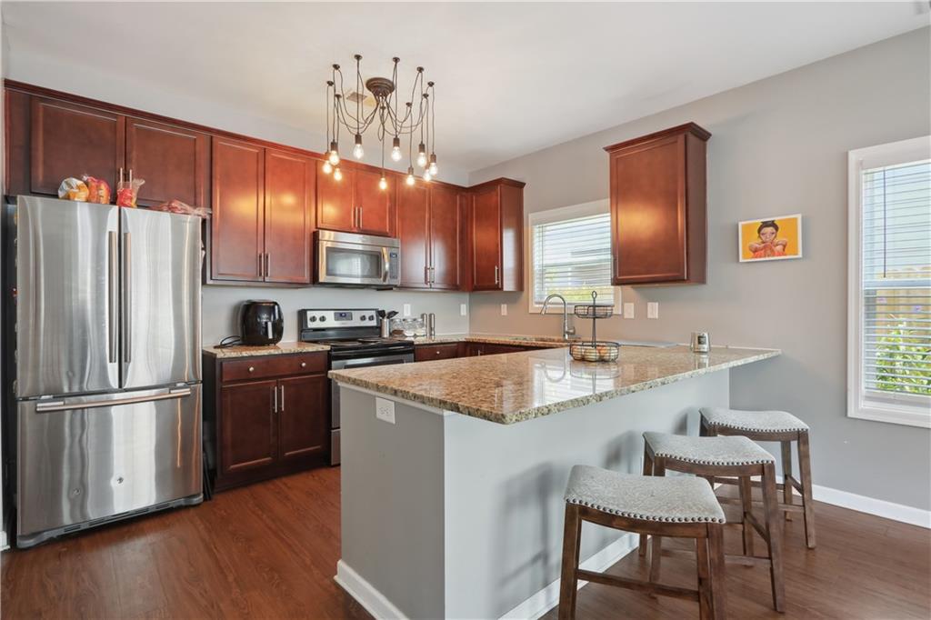 1811 Laurel Green Way