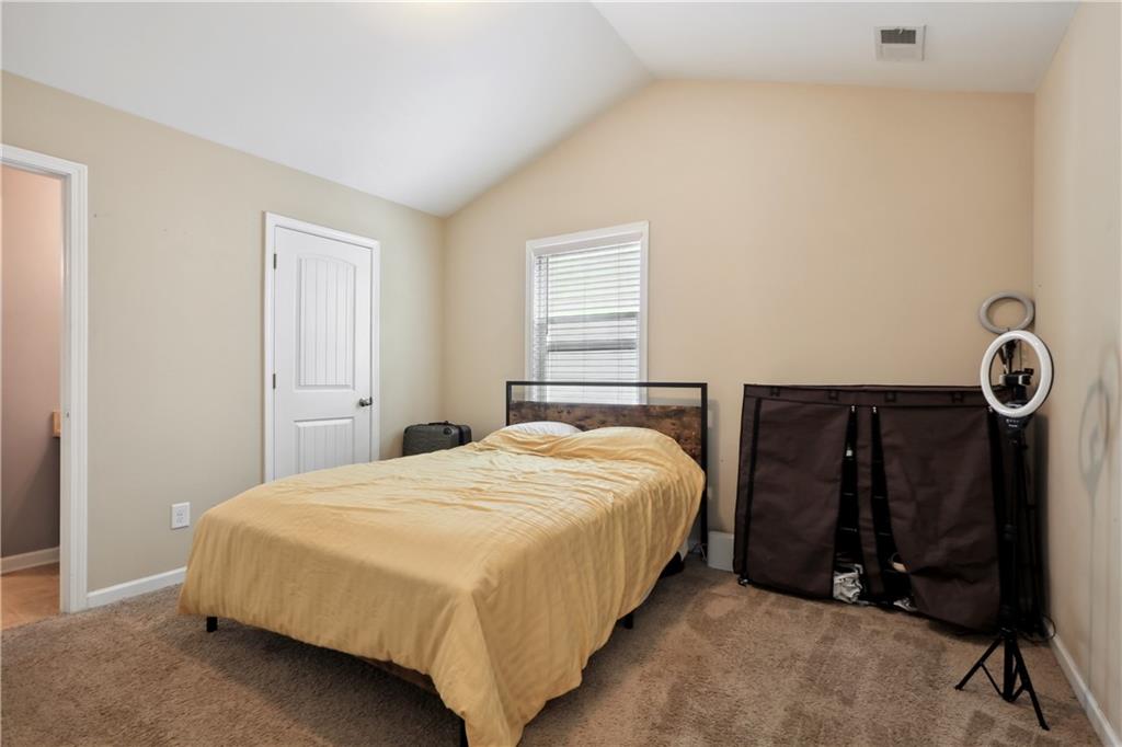 1811 Laurel Green Way