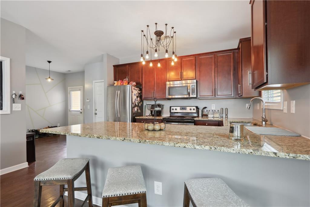 1811 Laurel Green Way