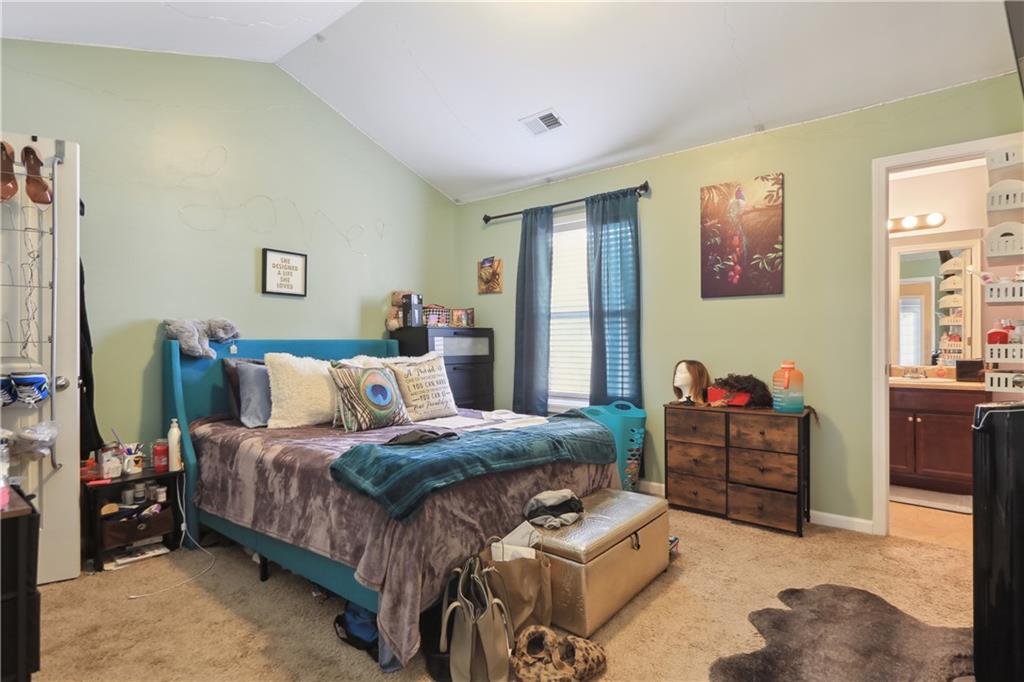1811 Laurel Green Way