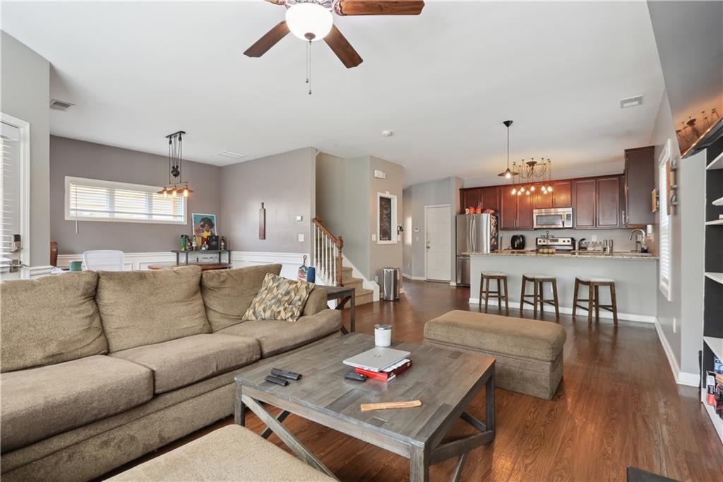 1811 Laurel Green Way