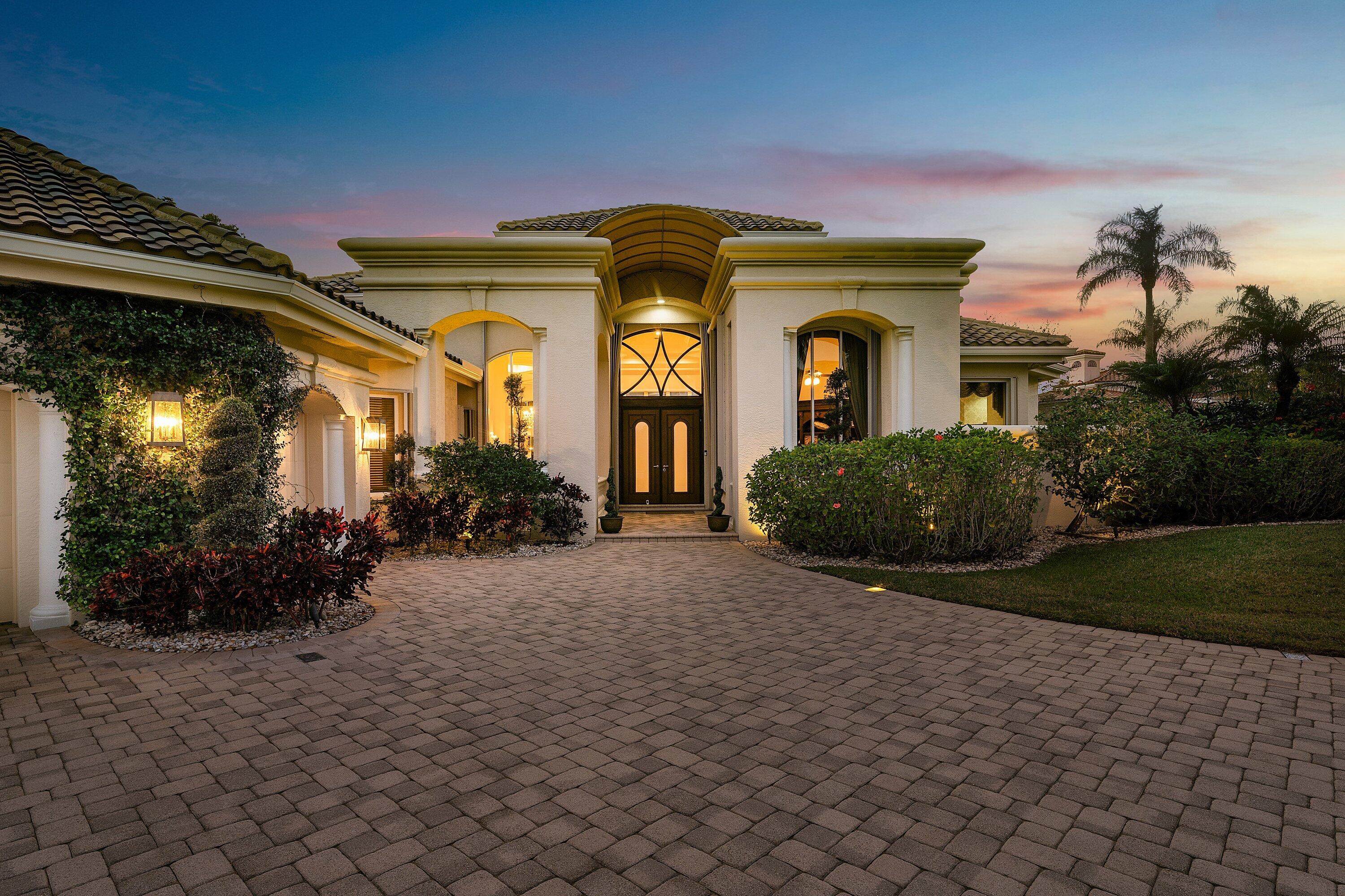 1811 Breakers West Court photo 4