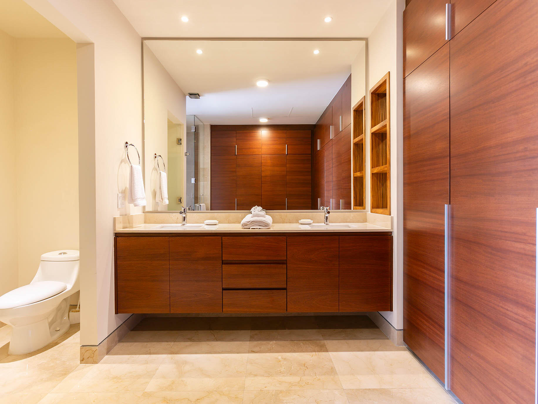 Velamar Building 2 2A, Velamar