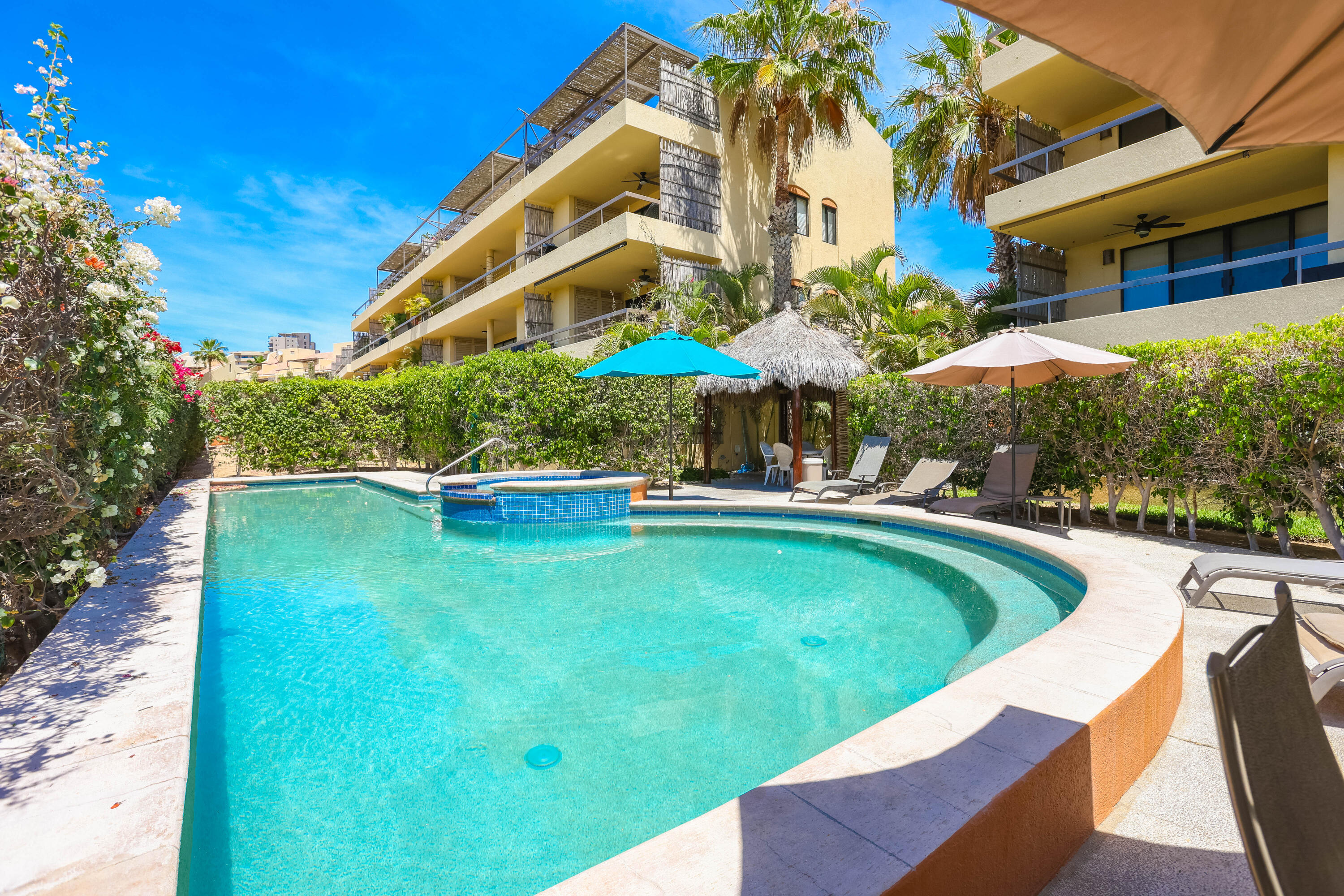 Seller Financing- 1 Garage, Club La Costa PH