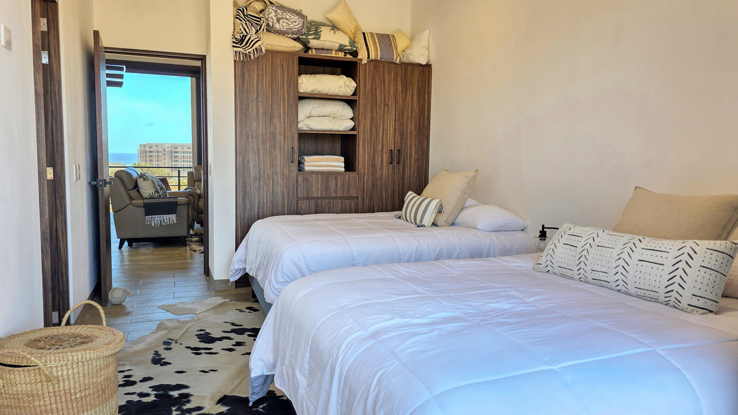 Vista Cerritos Penthouse